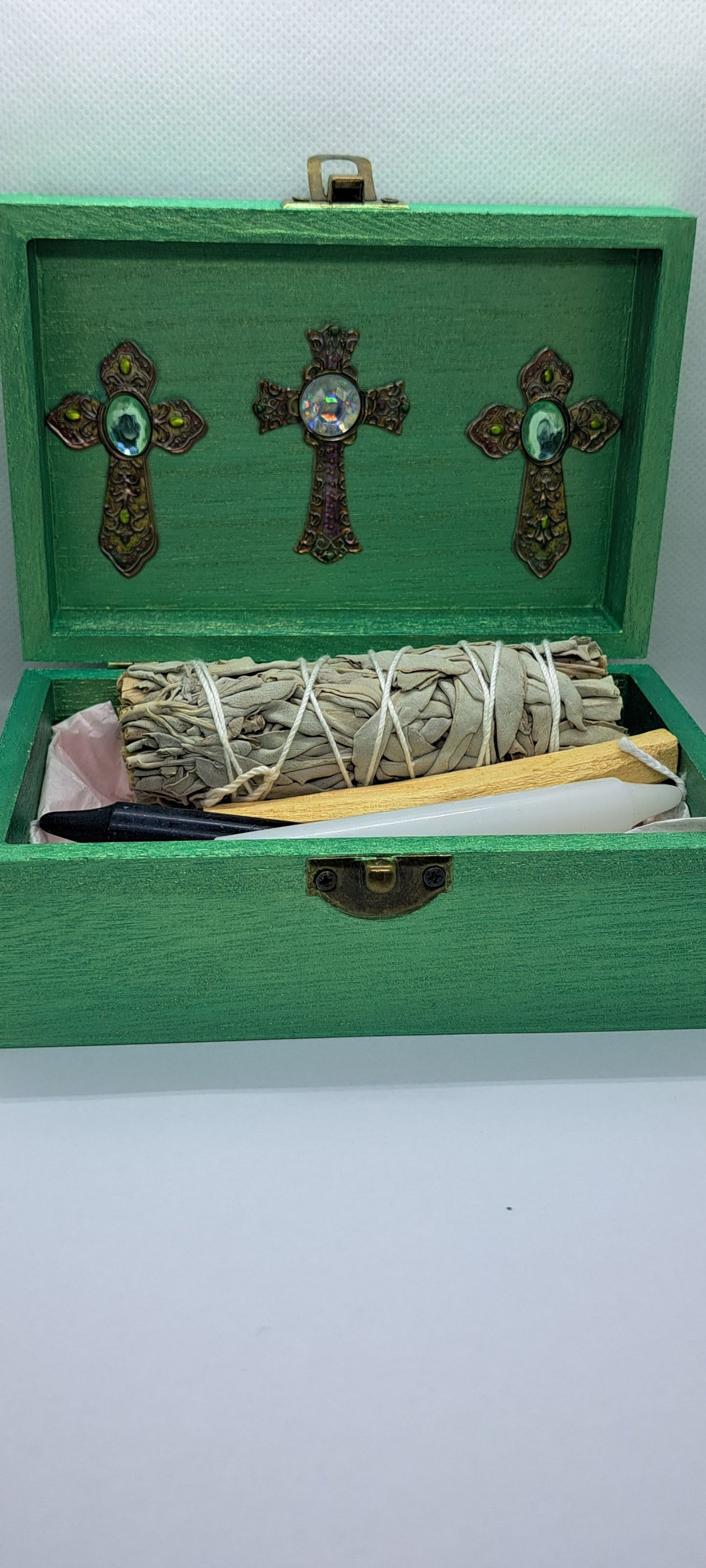 Spiritual Keepsake Box, Includes 1 sage, 1 Palo Santo,& 1 white & 1 black candle