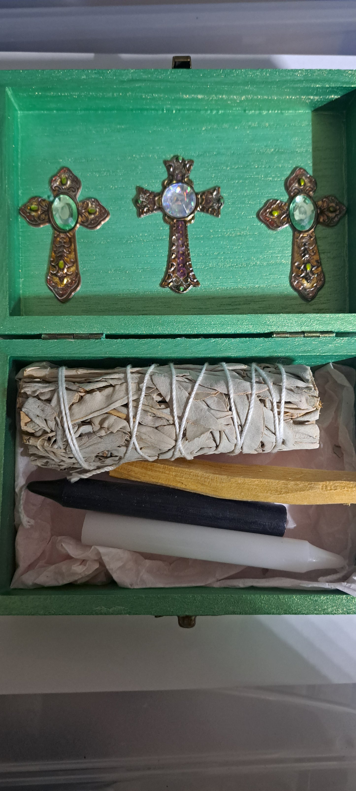 Spiritual Keepsake Box, Includes 1 sage, 1 Palo Santo,& 1 white & 1 black candle
